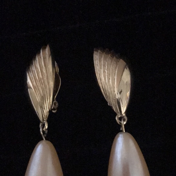 🟠 Givenchy Earrings - Clip Ons - Picture 4 of 12